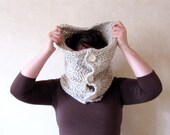 Oversized Cowl Organic Wool Handknit Beige Chunky Rustic Fashion freeshippingfrance
