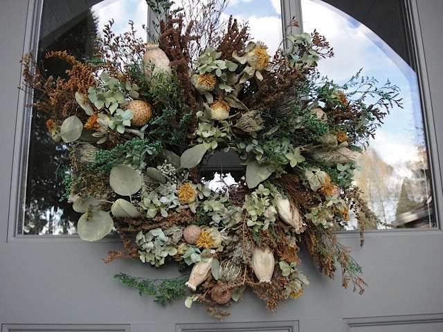 Natural Dried Floral Wreath     Poppy Pods   Hand Crafted Wreath     Fragrant Wreath