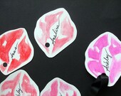 Kiss shape set of 5 gift tags