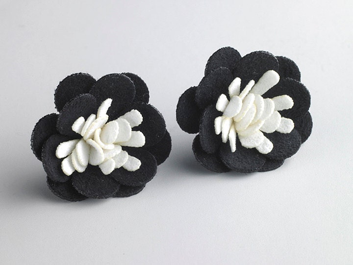 Black & White Fabric Flower Post Earrings in Sterling Silver, sz Large