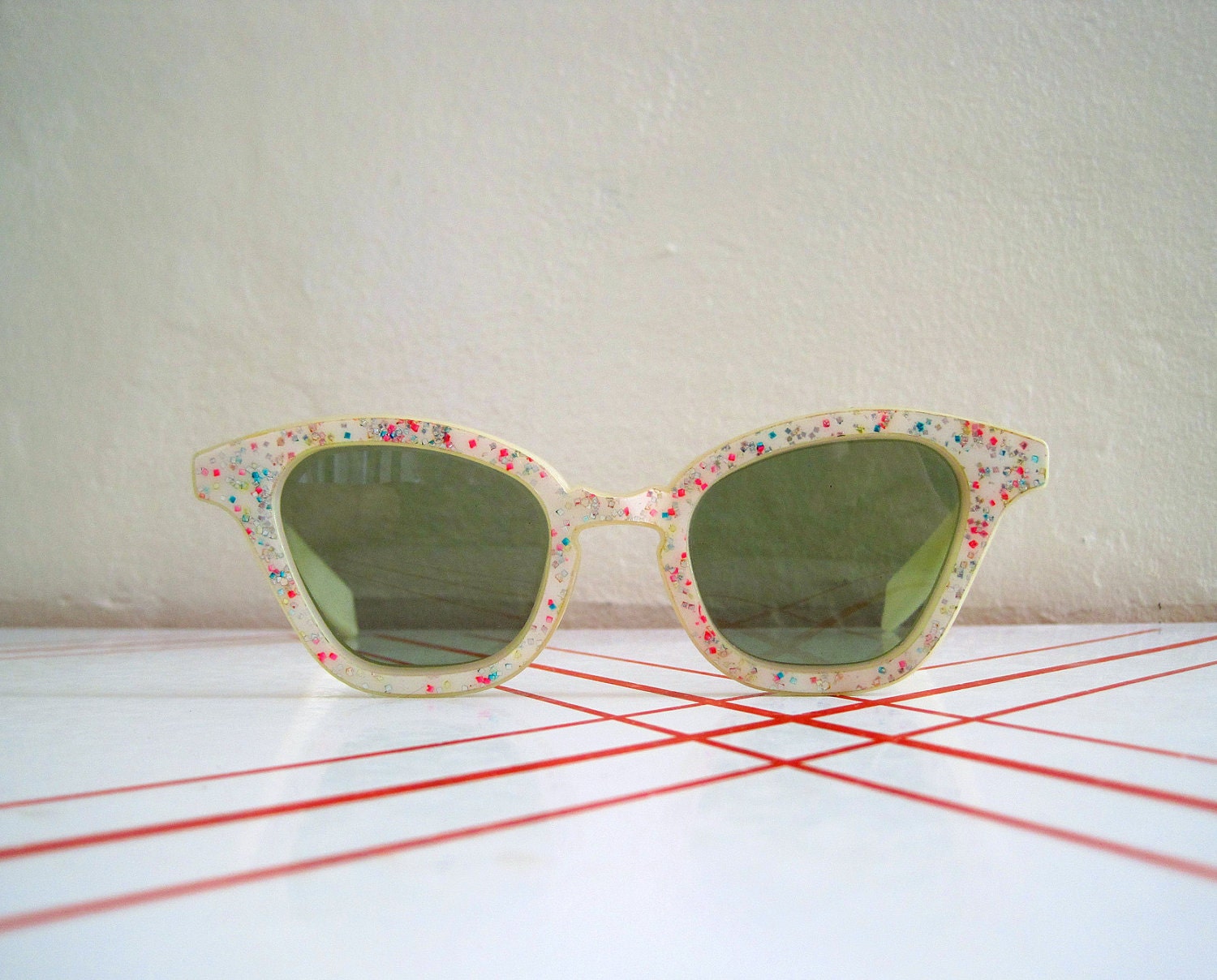 MIDCENTURY Confetti Glitter CAT EYE Pearl Sunglasses 50s