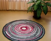 Crochet rag rug 5' ,  ligth grey, dark grey, silver, white and dark pink - MADE TO ORDER