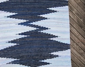Hand woven rag rug - 3.5 x 7.81' ,,Dark blue, light blue, zigzag'' MADE TO ORDER