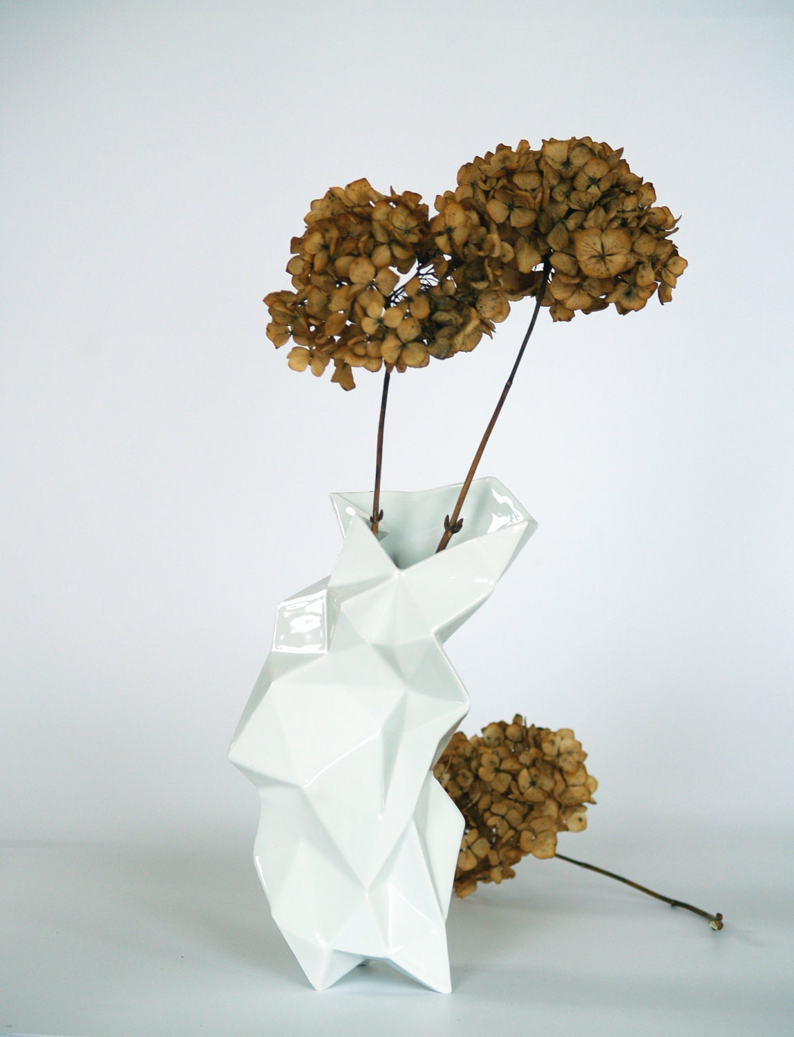 Modern geometric white porcelain Vase - contrmporary ceramic design