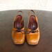 UNIQUE vintage MuSTaRD & GoLD TRIANGLE shoes 5.5 / 6
