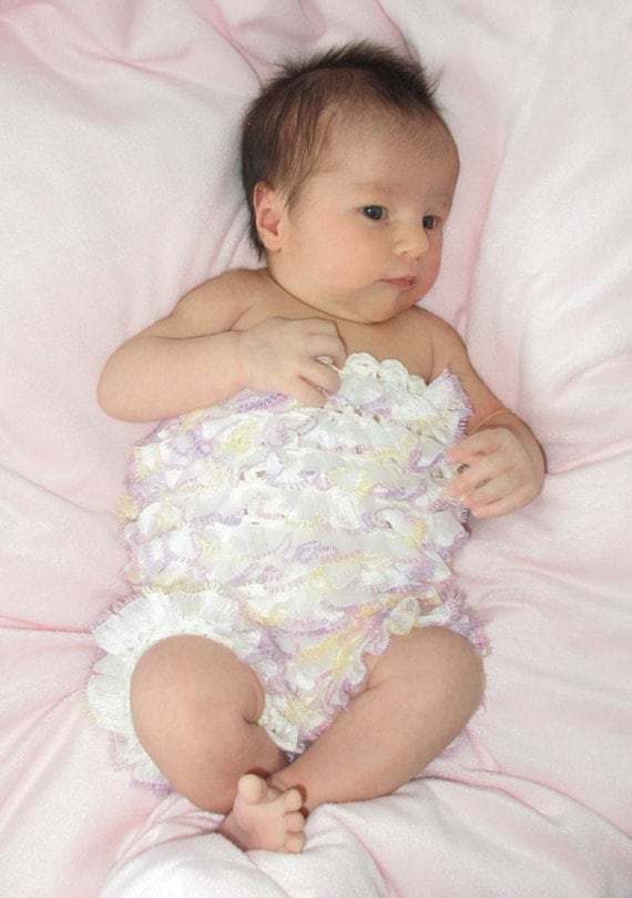 Newborn Ruffled Romper Crochet Pattern (586)