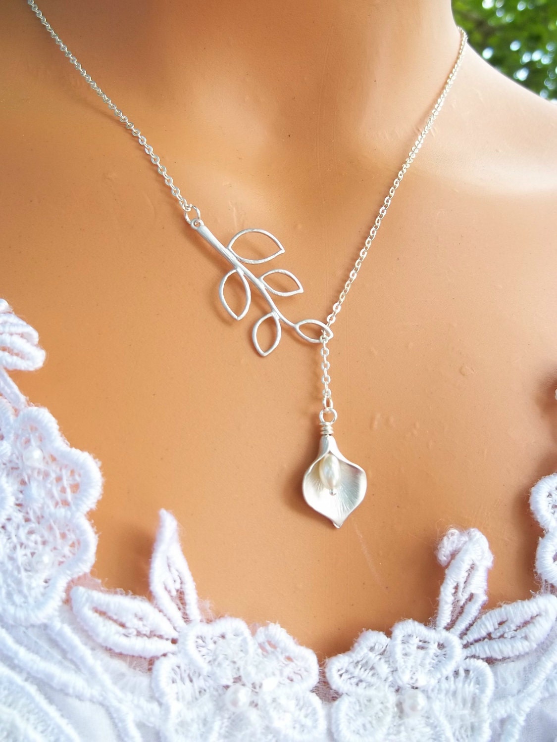 Silver Leaf Lariat Necklace, Calla Lily Pendant, Wedding Jewelry, Bridesmaid Gift, Wedding Necklace, Sterling Silver, Anniversary Gift