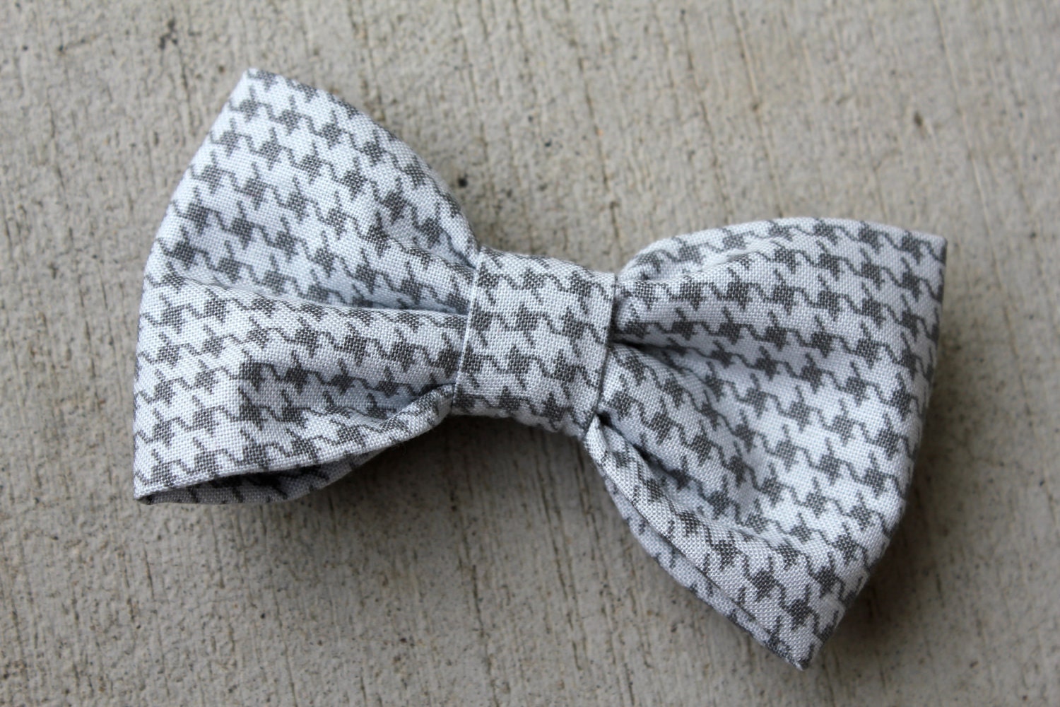 Men's Gray Houndstooth  Bow tie - clip on
