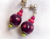 Purple pink Polka Dots earrings / eggplant pink and green - handmade polymer clay