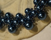 Blue pearls beaded bracelet