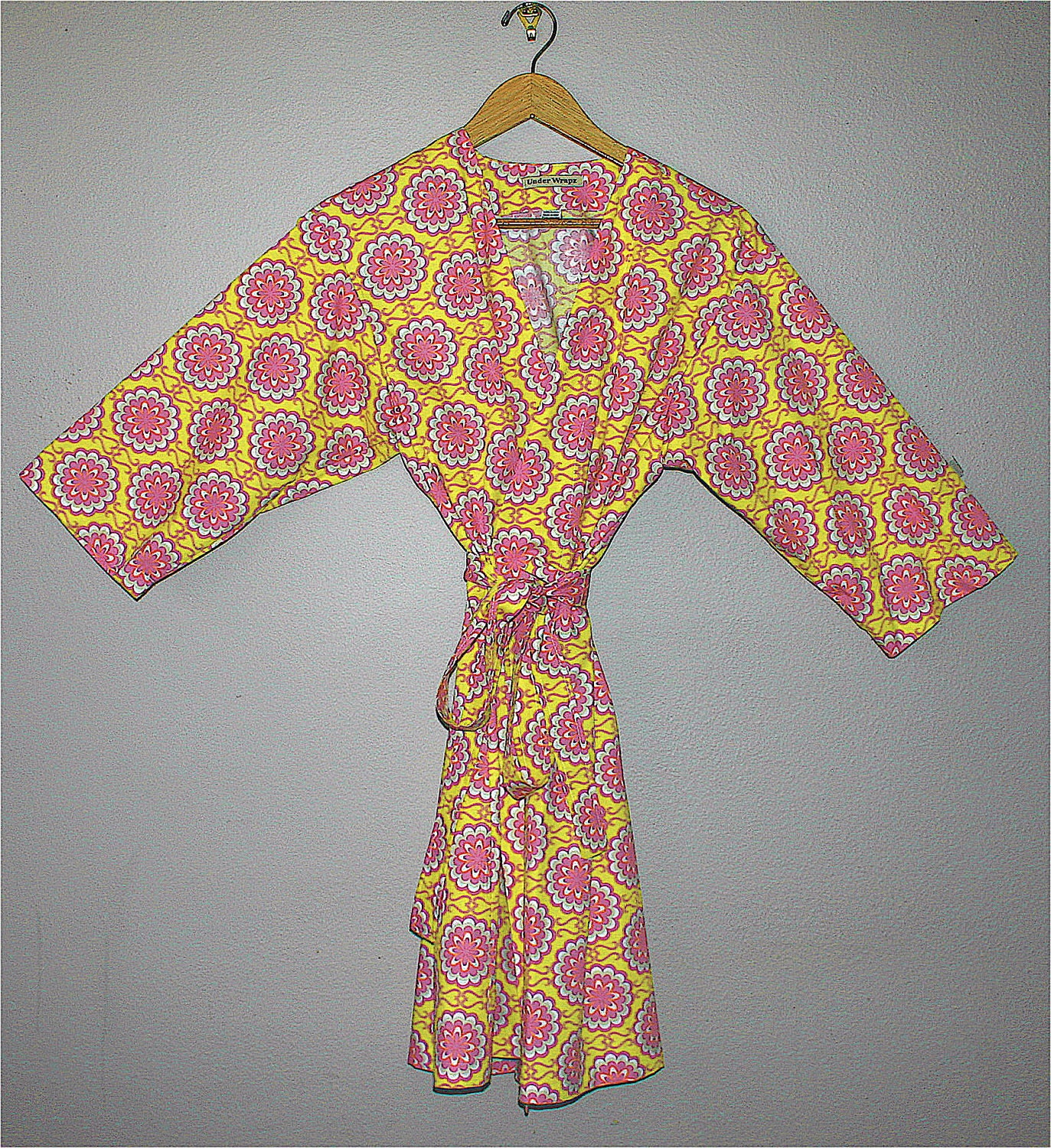 Plus Size Womens Robe. Dressing Gown. Wrap. Knee Length. Fancy Buttons.