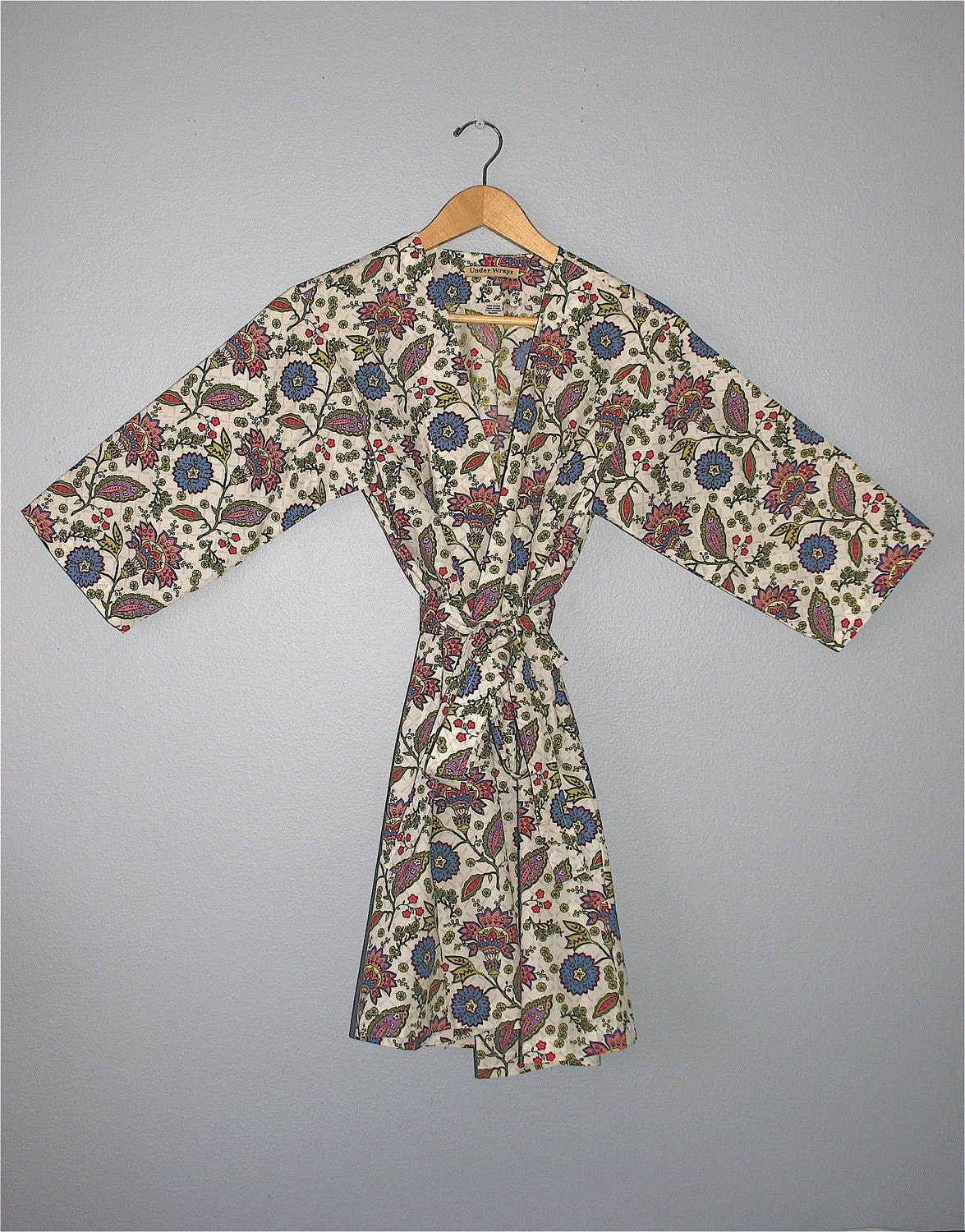 Plus Size Womens Robe. Dressing Gown. Wrap. Knee Length. Kitchen Bouquet.