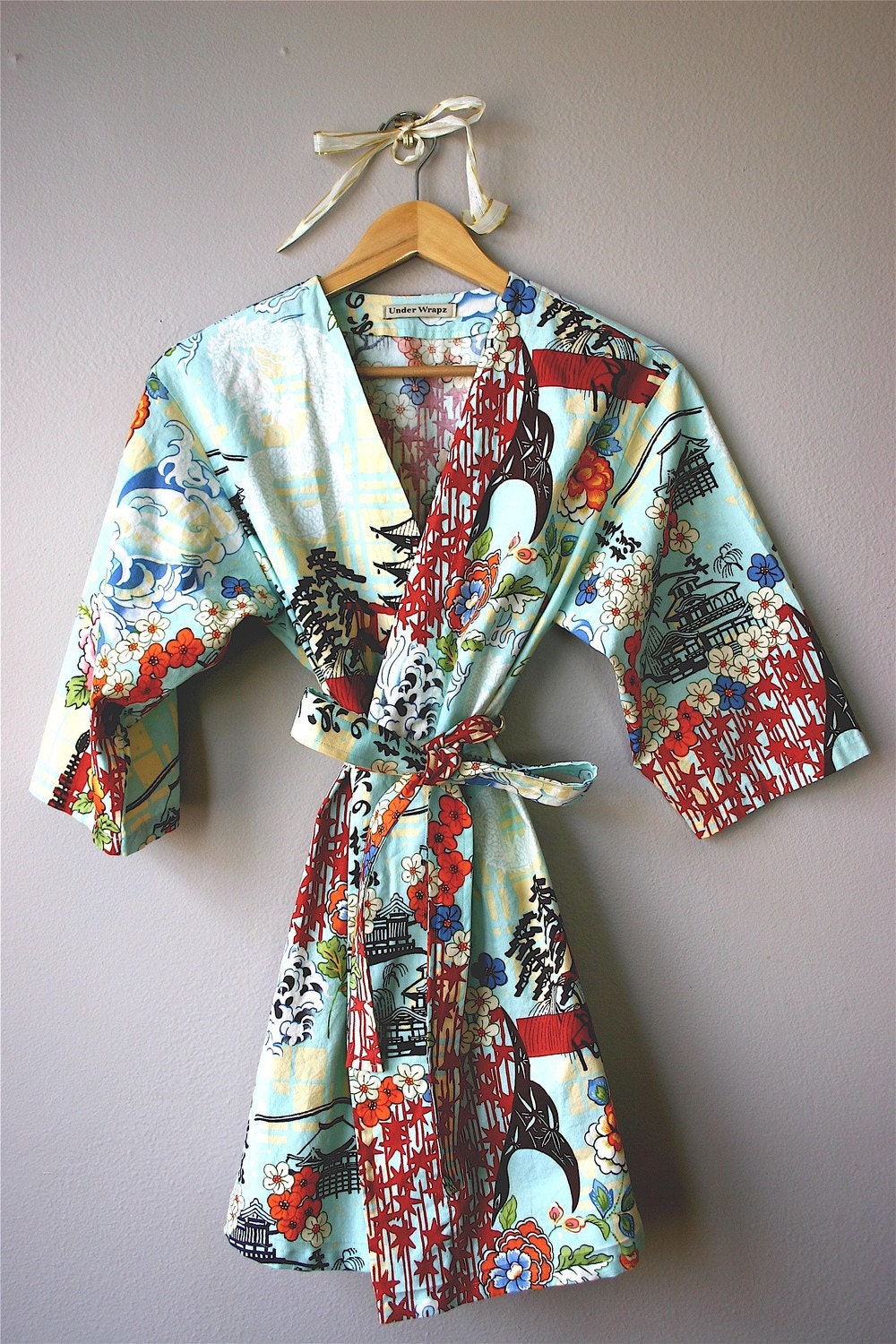Womens Kimono Robe.  Bridesmaids Gift.  Dressing Gown. Bathrobe. Koto. Knee Length.  LAST ONE.  Only One Small Left.