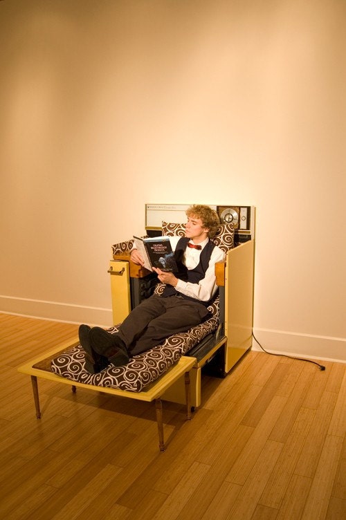 The Amazing Transforming Oven Lounge