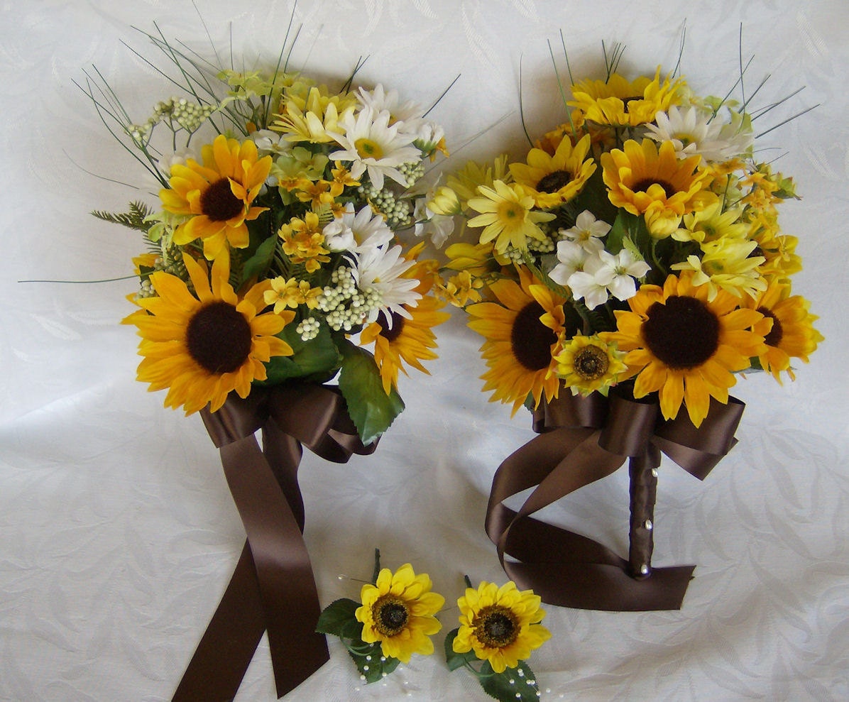 Sunflower and daisy bridal bouquets wedding bouquets and boutonnieres