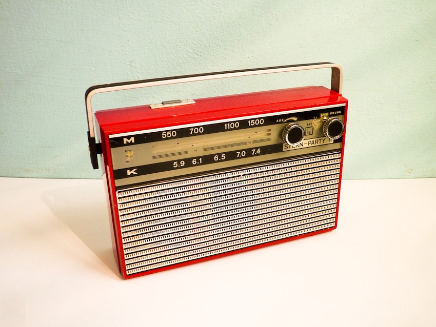 Vintage Transistor Radio Red Stern Party II Working
