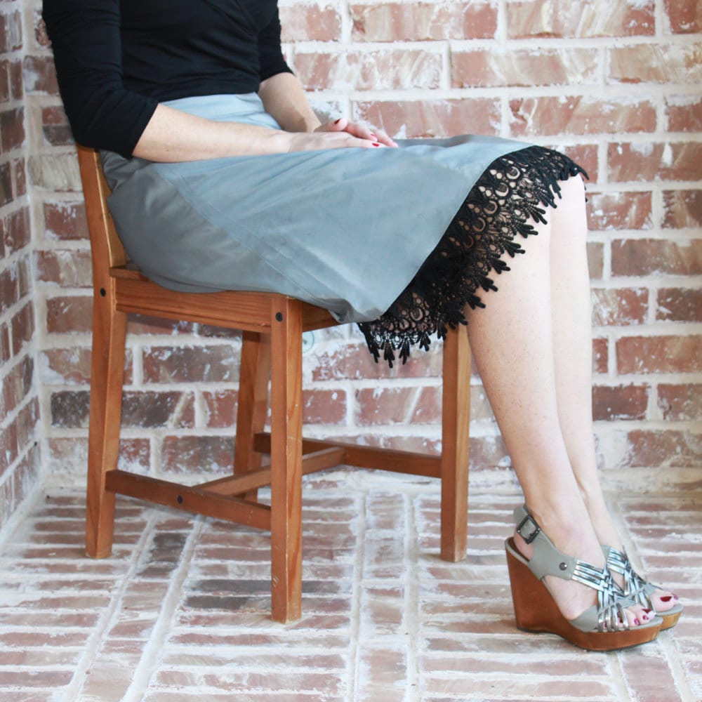 Extender Slip: Black Venice Lace