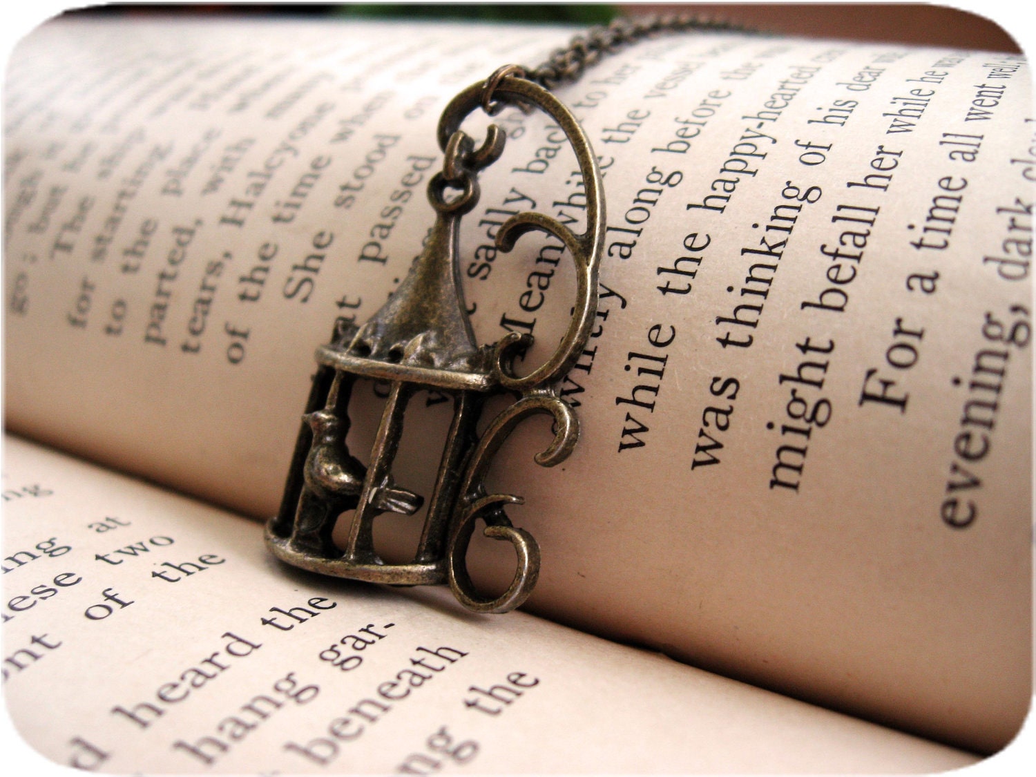 The Dorothea Intricate Birdcage Necklace