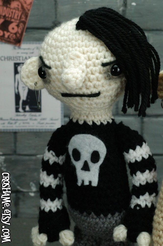 The Odd Couple - (Ready to ship) punk girl and goth boy couple "antigurumi" amigurumi