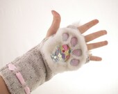 Super Kawaii hand warmers with ice cream paw prints