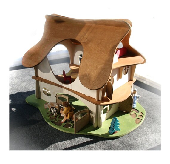 Large Waldorf Doll House (without base)