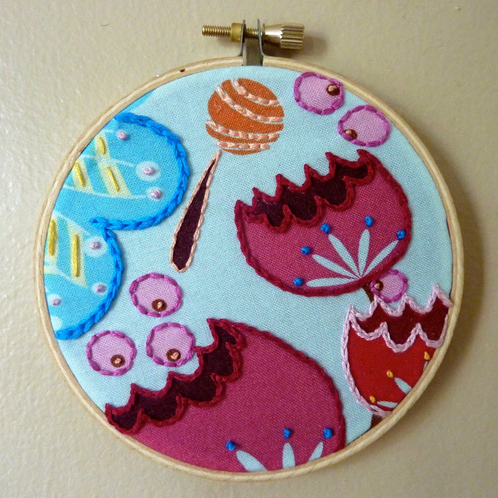 Hand Embroidered Wall Hanging. AMH Summer Totem in Streudal.