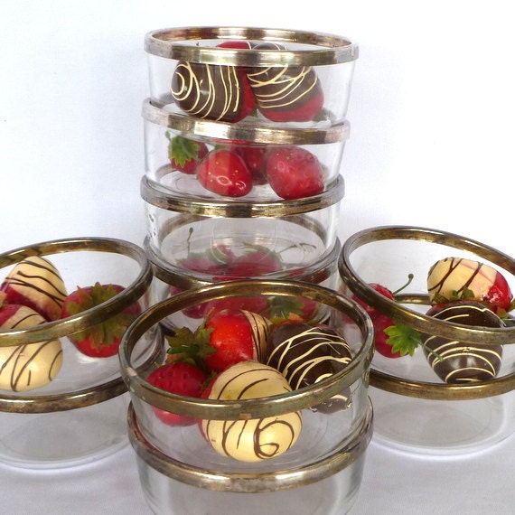 VINTAGE GLASS BOWLS/set of 11