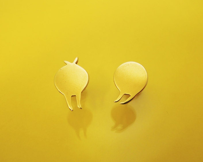 Berries on feet earrings brass / boucles d'oreille Baies sur pattes laiton