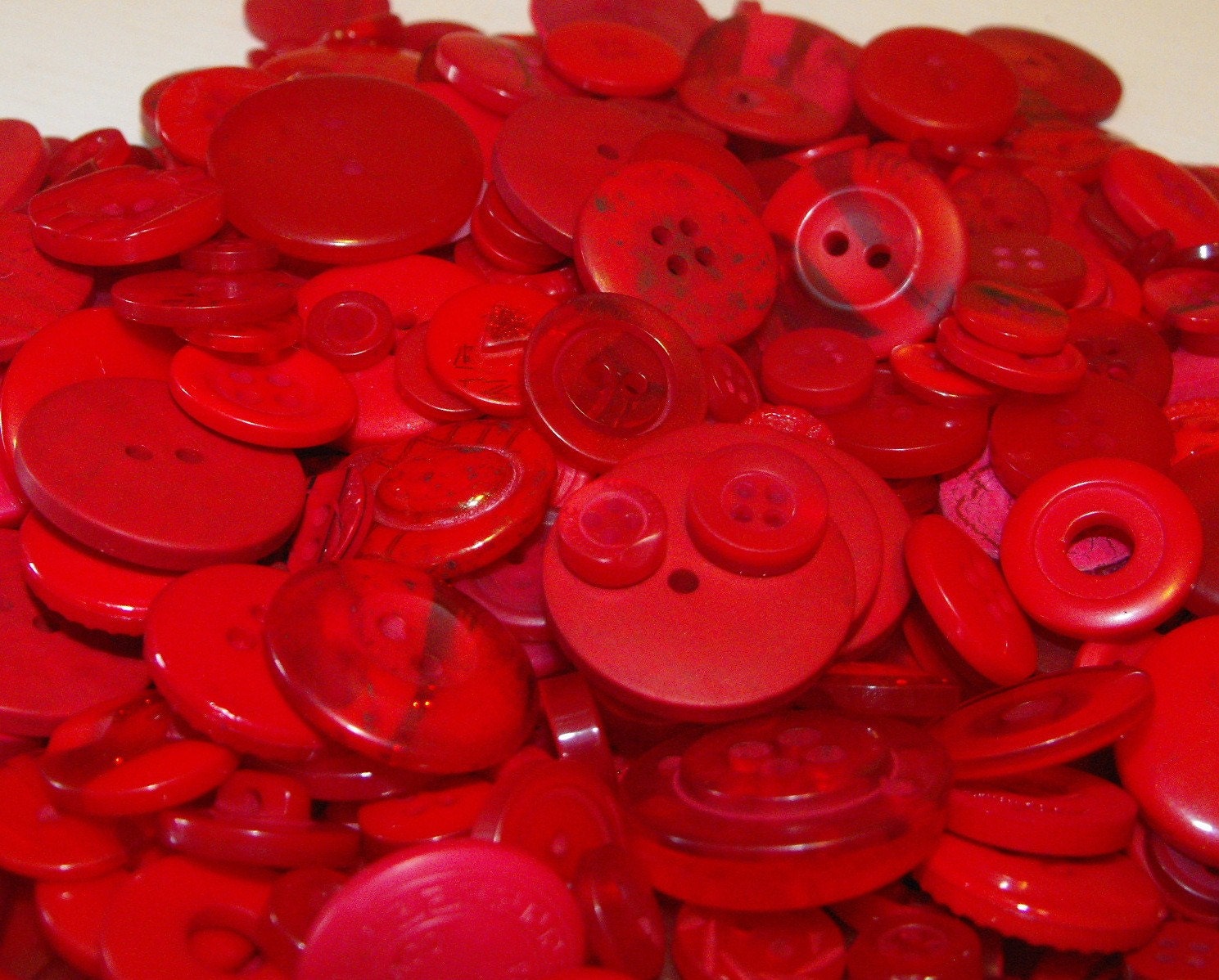 100 Fire Engine Red Buttons Round Multi Sizes