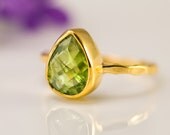 Peridot Stacking Ring - Bezel Ring  - Gemstone Ring- Gold Ring - August Birthstone Ring