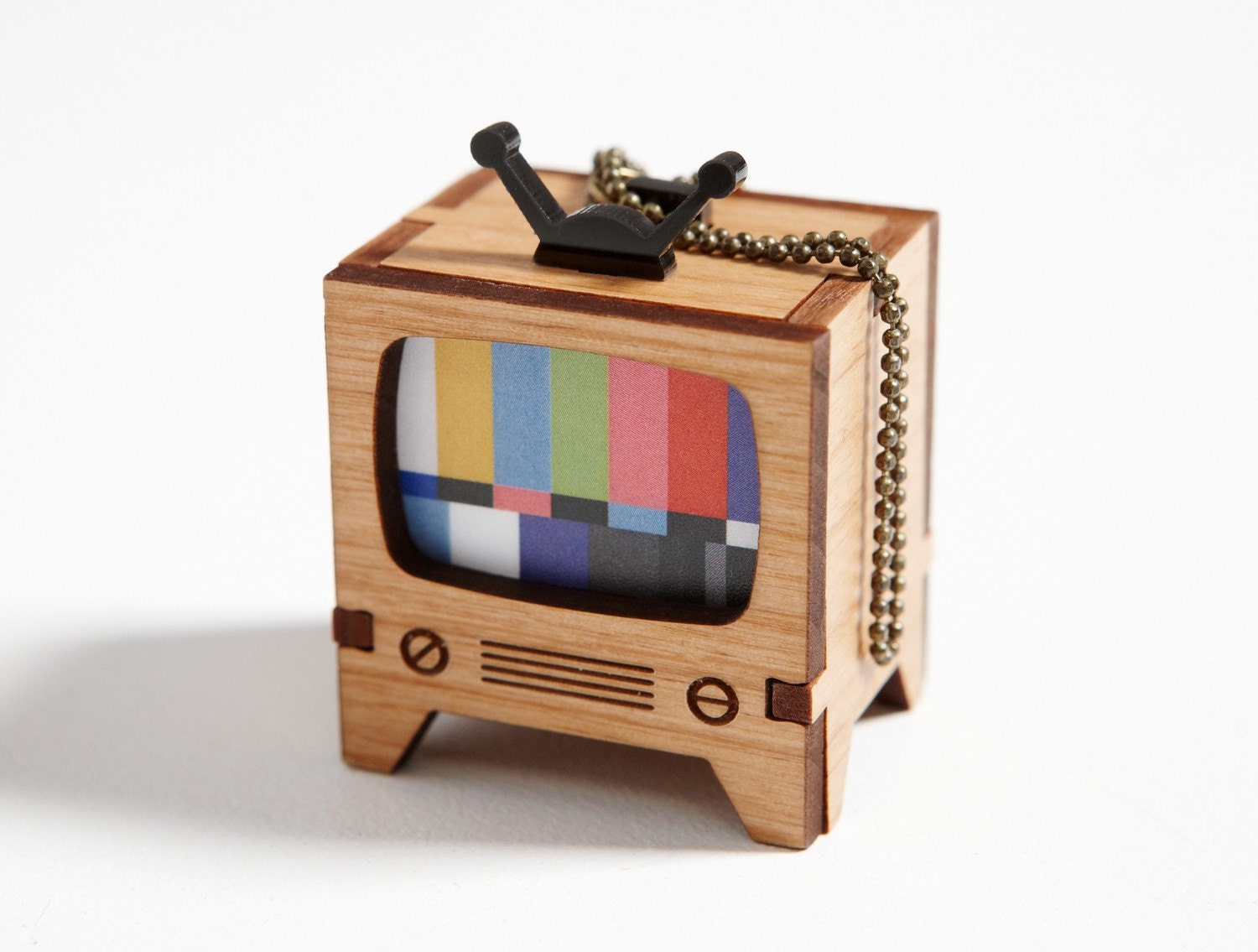 3D TV Screen Test Necklace