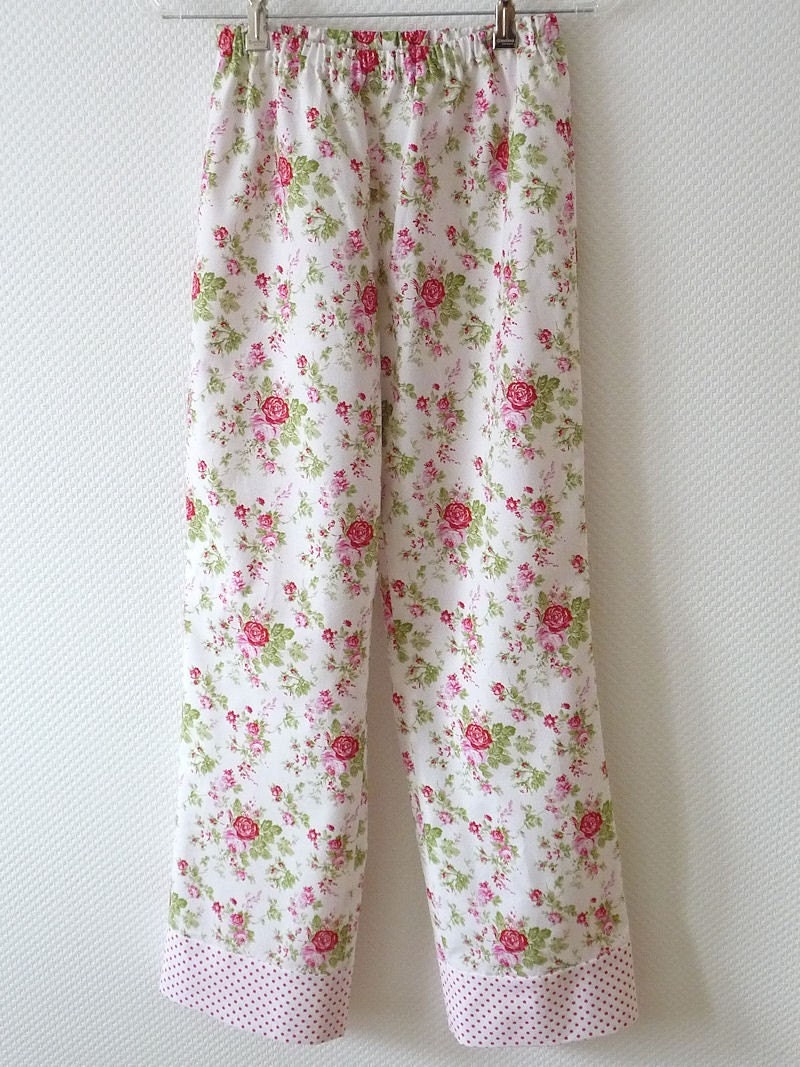 Floral Pajama Pants. Size Small. Romantic Rose Print in red. pink. white