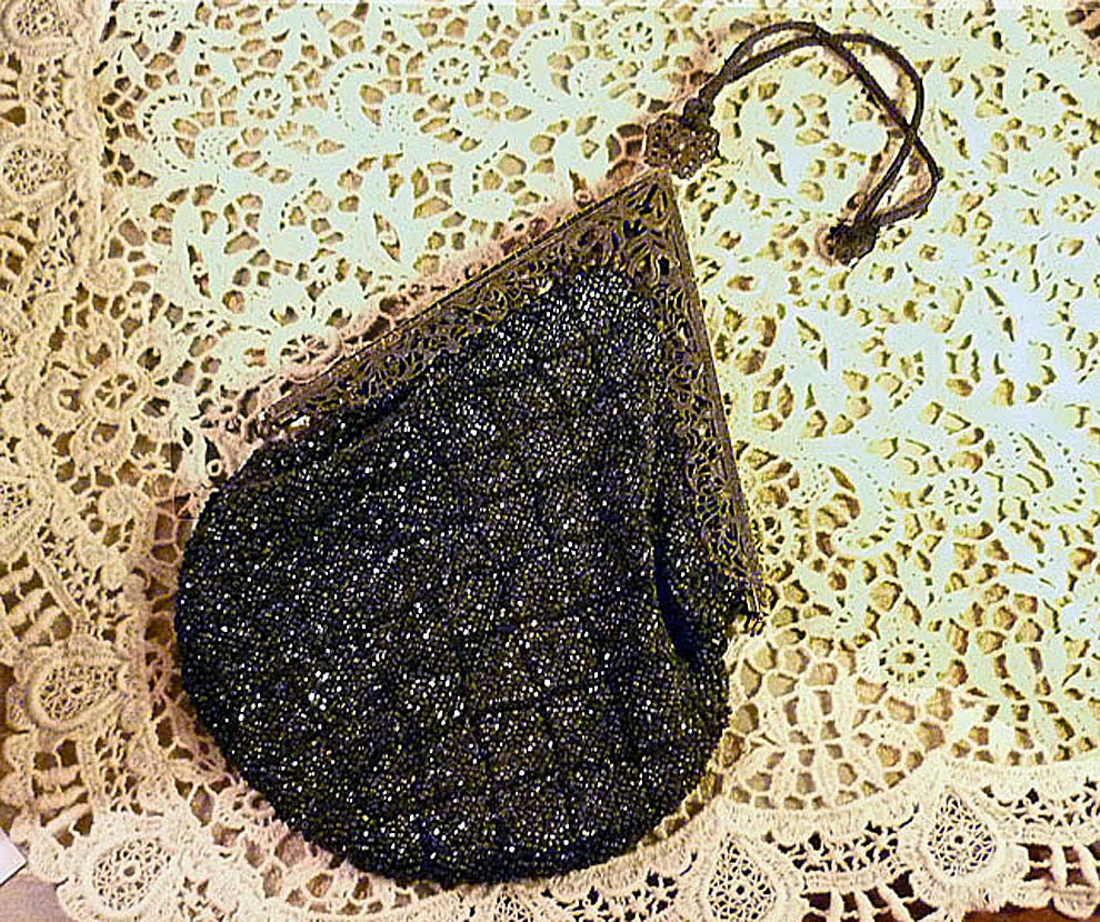 Antique Victorian handbag with unique frame