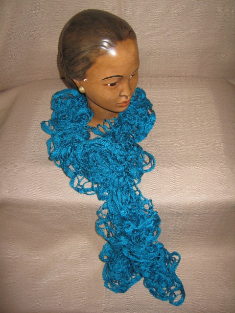 59 inch Crocheted Ruffled Fashion Scarf Mexican Blue Little Bee Chrysalis  Yarn