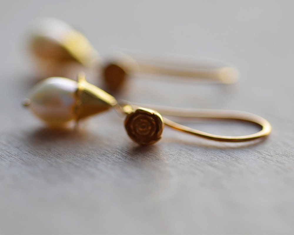 Pearl Earrings Winter Wedding Bride Bridal Rose Gold Vermeil White Fresh Water Pearl Spring Flower Bridesmaids Graduation Fashion