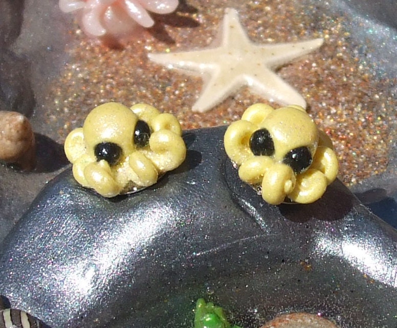 Baby Octopus Earrings in Pearly Lemon Cream