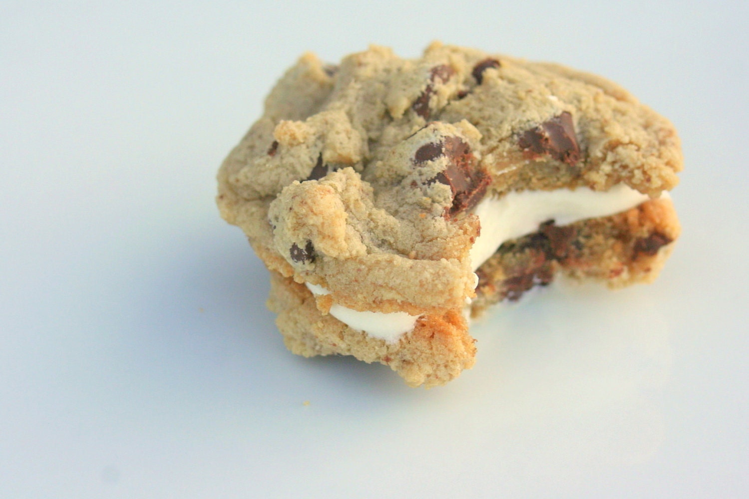 Chocolatie Chip Buttercreme Cookie-Wiches-1/2 Dozen