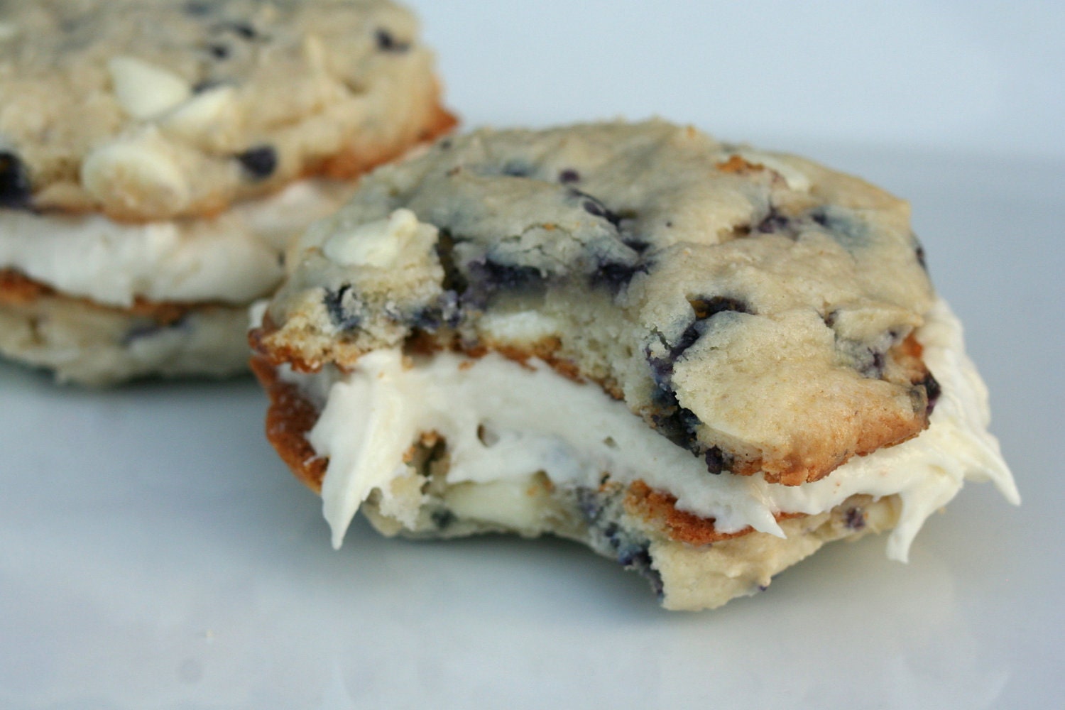 Berry Banilla Creme & White Chocolate Cookie-Wiches -1/2 Dozen
