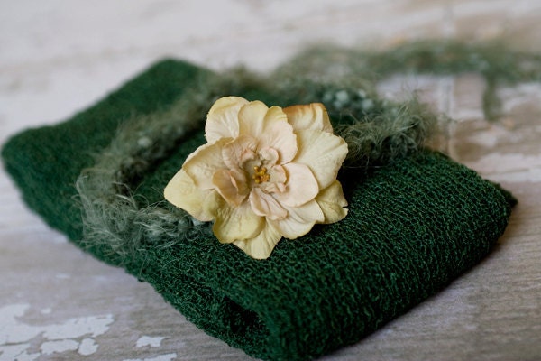 GREEN Newborn Wrap SET, Newborn Prop, Photography Prop, Newborn Knit Wrap, Green Knit Wrap, Baby Wrap, Baby Halo, Tan Flower Photo Prop