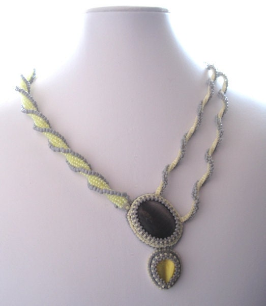 Lemon Twist - Beadwoven Necklace Yellow Grey Asymmetric