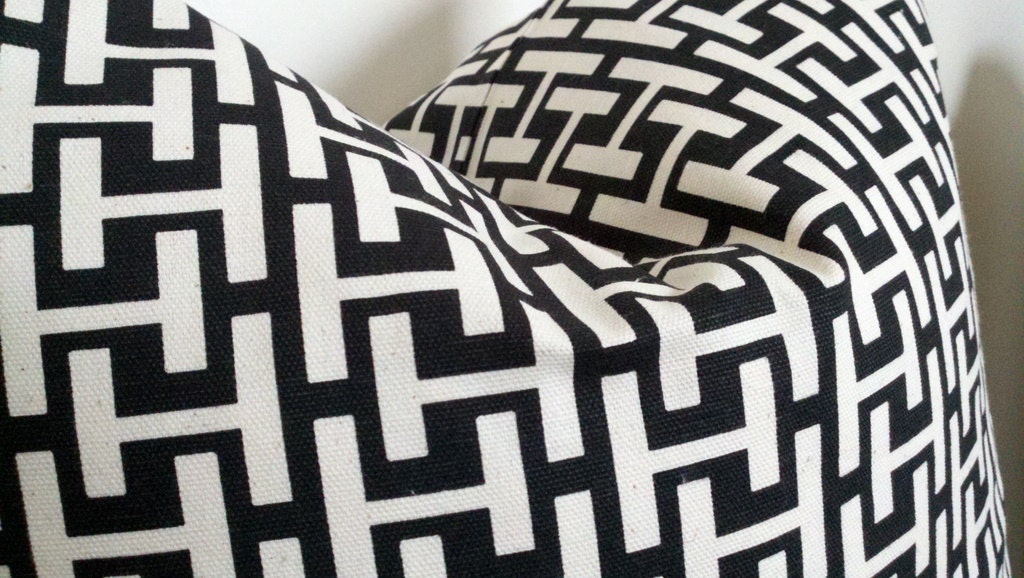 Ladder Chain Black and White- Pillow Cover