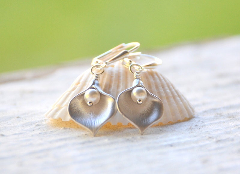 Silver Calla Lily Flower Petal and Pearl Dangle Earrings