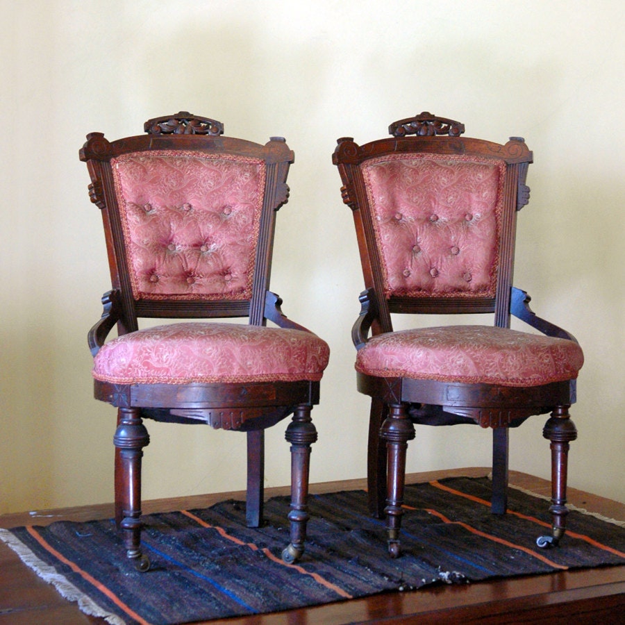 Antique Renaissance Revival Chairs // 1800s Fine Dining
