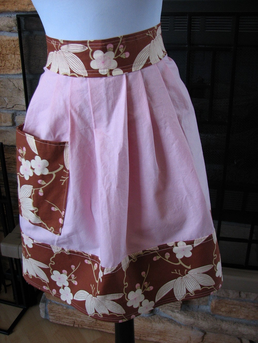 Feminine Hostess Apron