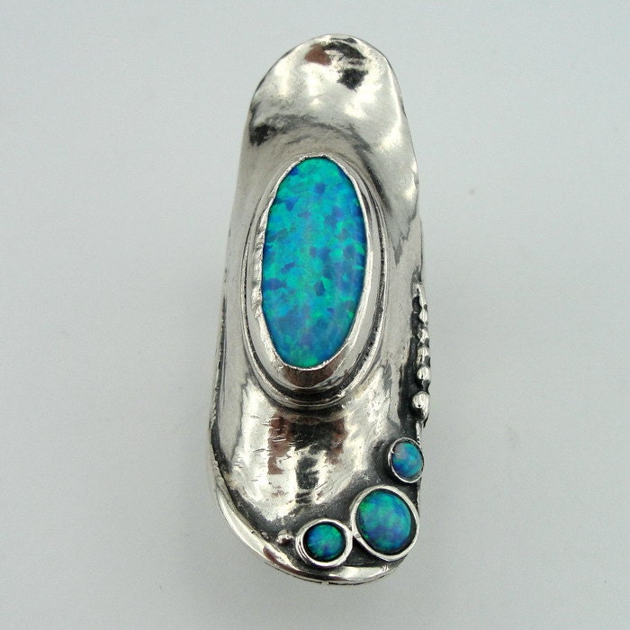 Stunning Sterling Silver Opal Ring size 8 (h 105
