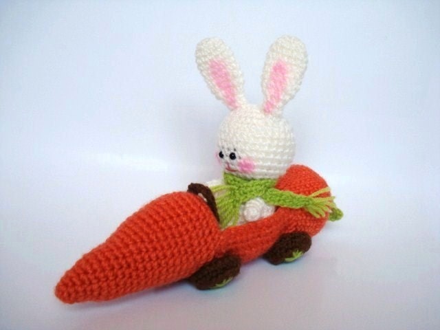 Amigurumi Crochet Bunny and his Carrot Car