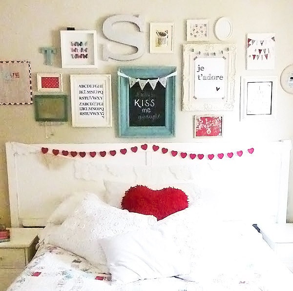 Crochet Red Hearts Garland L - 22 hearts