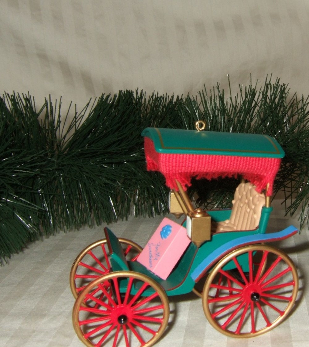 Vintage Christmas ornament, Hallmark Christmas Ornament  1985  sweetheart surrey.