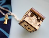 Underwater Locket - Octopus, Clownfish, Starfish, Seahorse, Anchor  Wooden Treasure Chest Necklace
