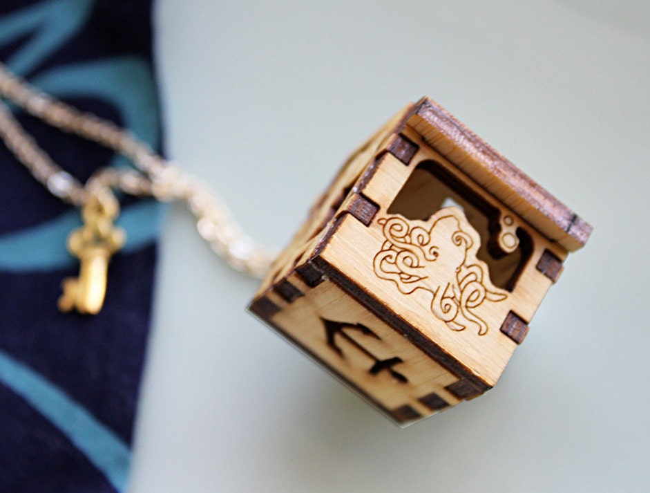 Underwater Locket - Octopus, Clownfish, Starfish, Seahorse, Anchor Wooden Treasure Chest Necklace